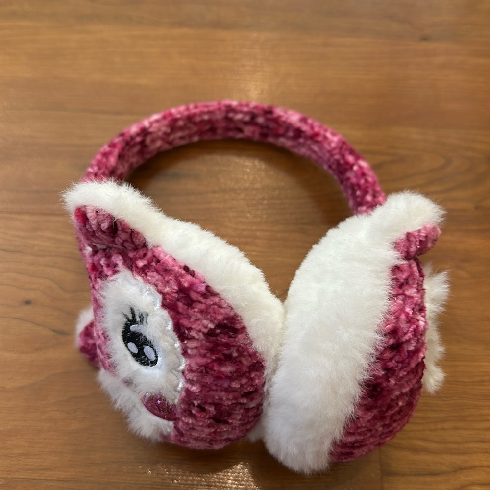 Children’s place girls owl earmuffs. One size.